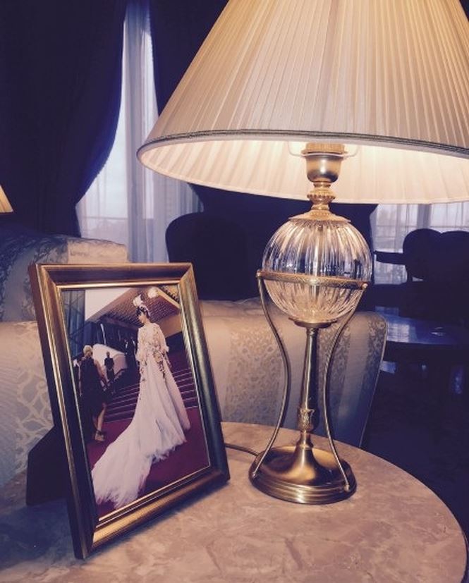 Cận cảnh phòng khách sạn sang chảnh đầy ắp hình ảnh chính mình của Phạm Băng Băng tại Cannes